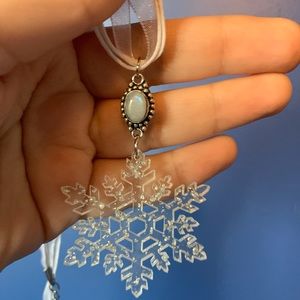 Flashy moonstone snowflake necklaces, handmade crystal winter pendant